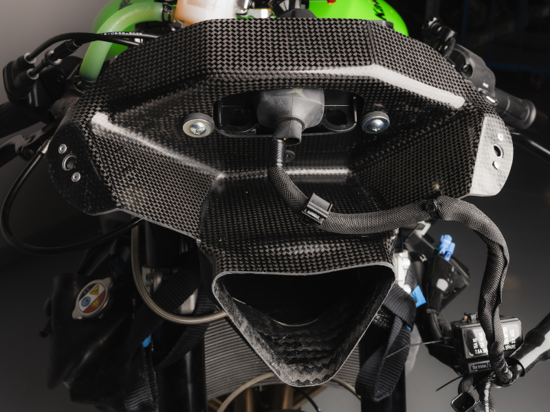 zx6r 636 carbon ram air intake and bracket