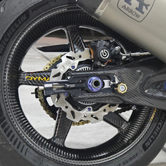 Braking wave rotor WF7508 on BMW S1000RR Carbon rims