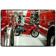 TechSpec TRIUMPH Daytona 675 (2006 - 12) Street Triple (2009 - 12) SnakeSkin Tank Grips: Free Center Tank Protector 11 Included