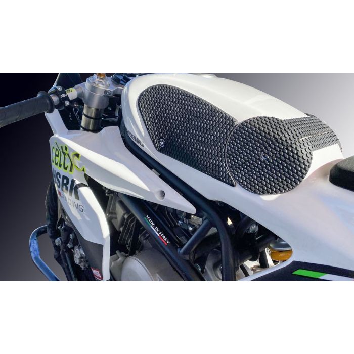 TechSpec GRIPSTER TANK WRAP, OHVALE LOCK DESIGN- SNAKE SKIN
