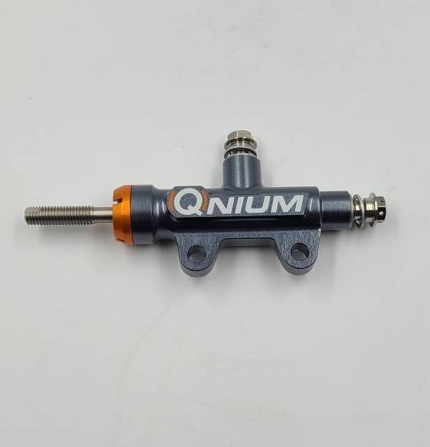 Qnium Rear Brake Master Cylinder Top Side 12mm piston w/ 50mm mount + Push Rod 105077